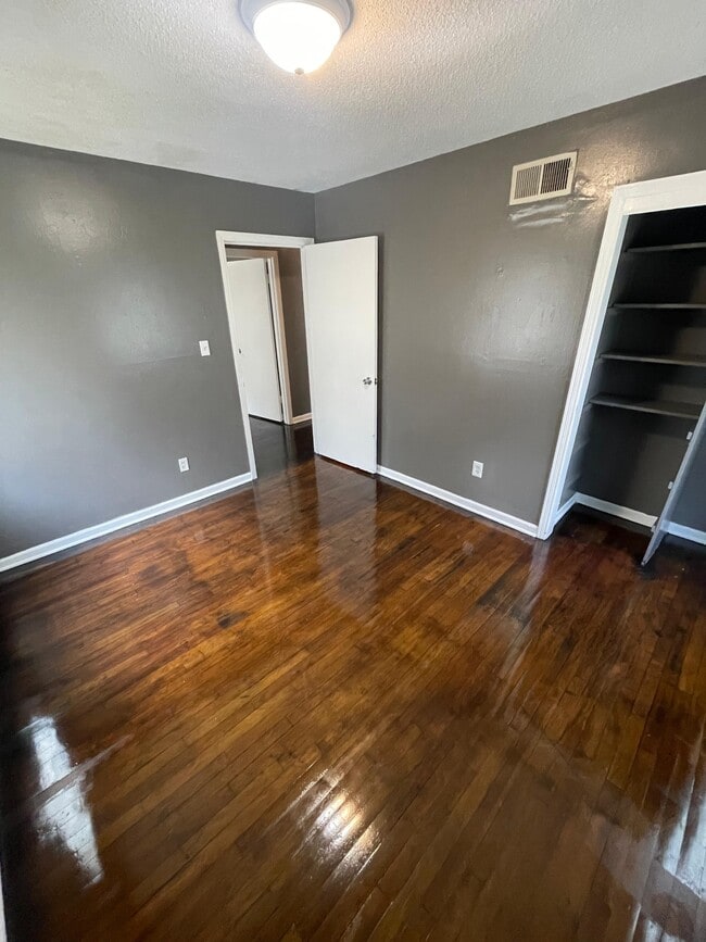 Building Photo - 4945 Clearbrook Cove