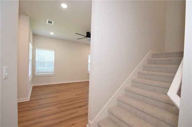 Building Photo - 540 Cosmos St