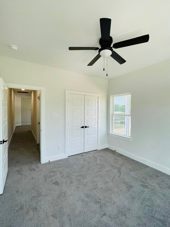 Building Photo - 8123 St Louis St