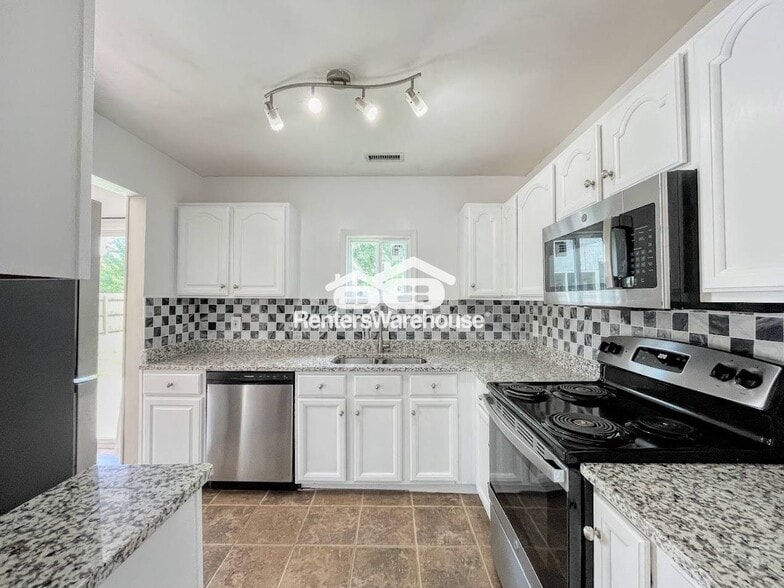 Building Photo - 4945 Paine Ln