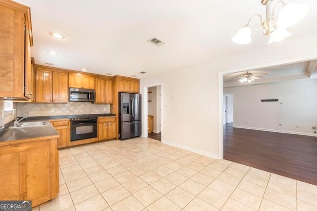 Building Photo - 215 Wingfield Way