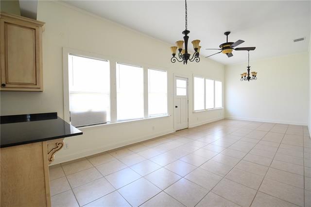 Building Photo - 820 N Collins Blvd