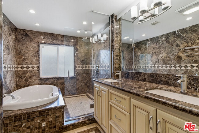 Building Photo - 1301 Angelus Ave