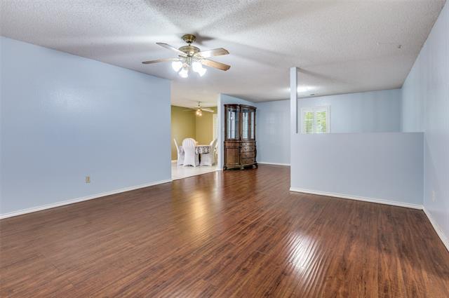 Building Photo - 528 Lester St