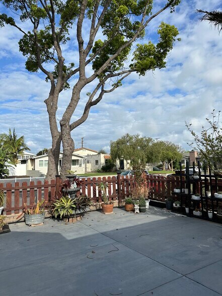 Building Photo - 2212 Gramercy Ave