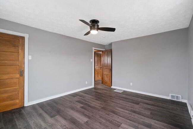 Building Photo - Newly renovated 2 bedroom home in Scott To...