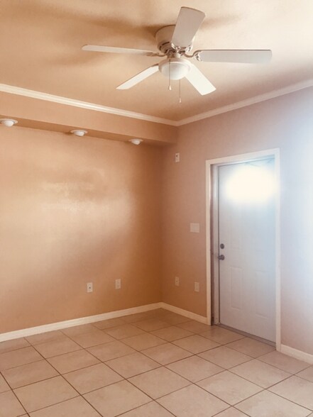 Building Photo - 1315 N US Hwy 1