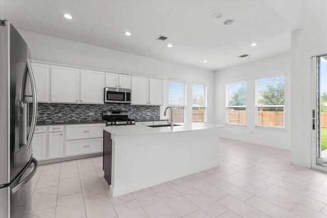 Building Photo - 7201 Garnet Mill Ln