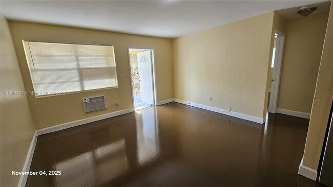 Building Photo - 1840 Fern Rd