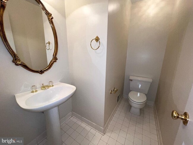 Building Photo - 2104 Patty Ln