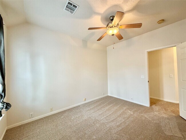 Building Photo - 7426 Maple Run Dr
