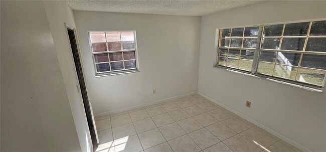 Building Photo - 4158 Tamiami Trl