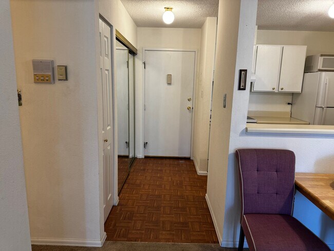 Building Photo - 2231 S Vaughn Way
