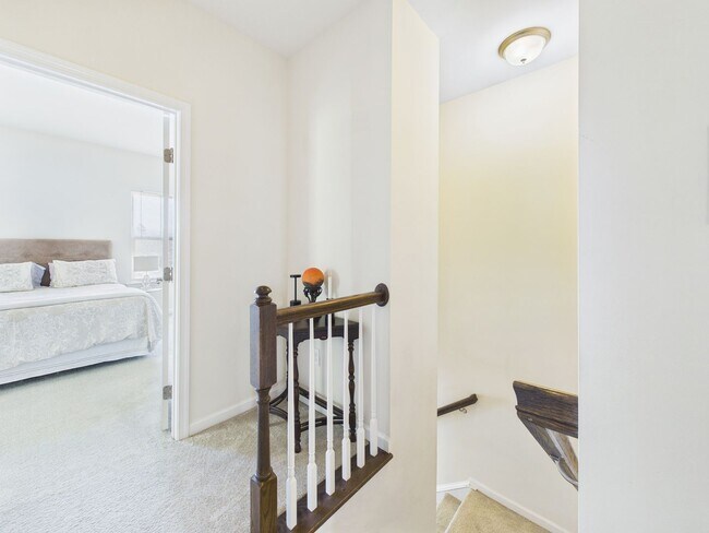 Building Photo - 14225 Martinet Xing