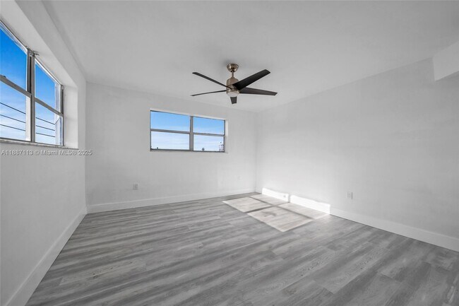 Building Photo - 910 Jefferson Ave