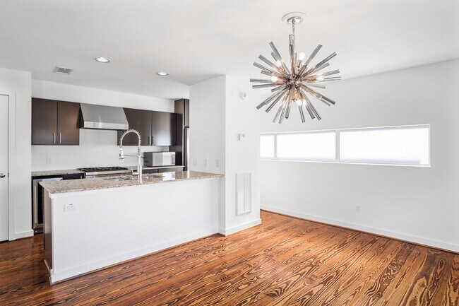 Building Photo - 2936 Commerce St