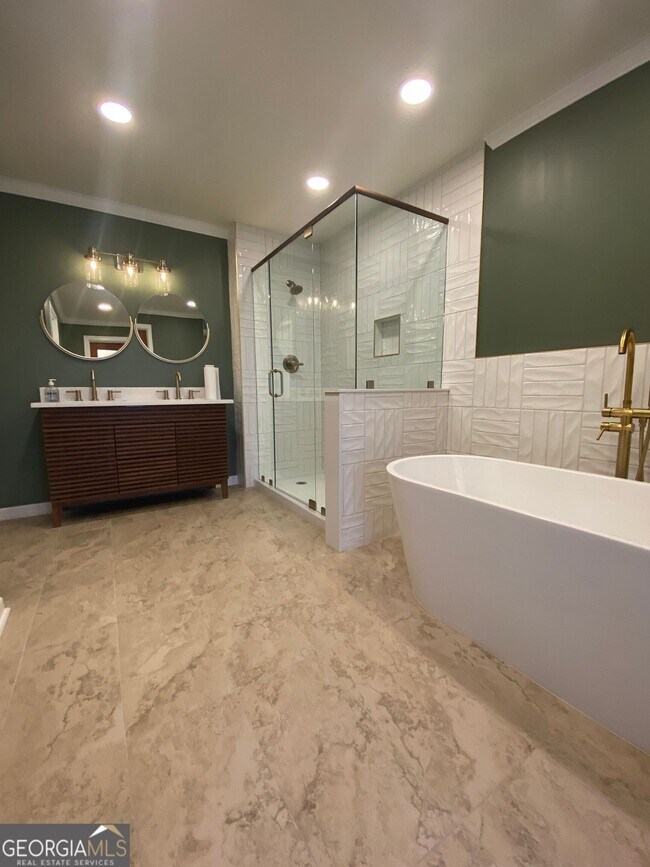 Building Photo - 297 Macon Ave