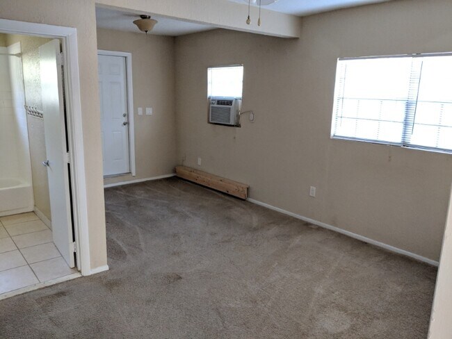 Building Photo - 110 N Mills Ave