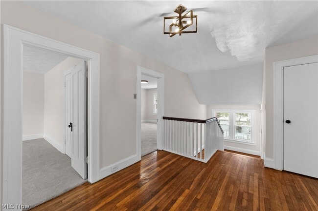 Building Photo - 867 East Blvd