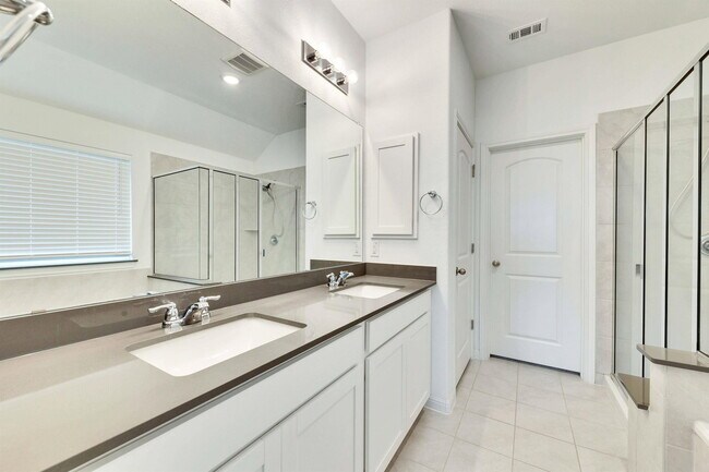 Building Photo - 17728 Zinfandel Dr