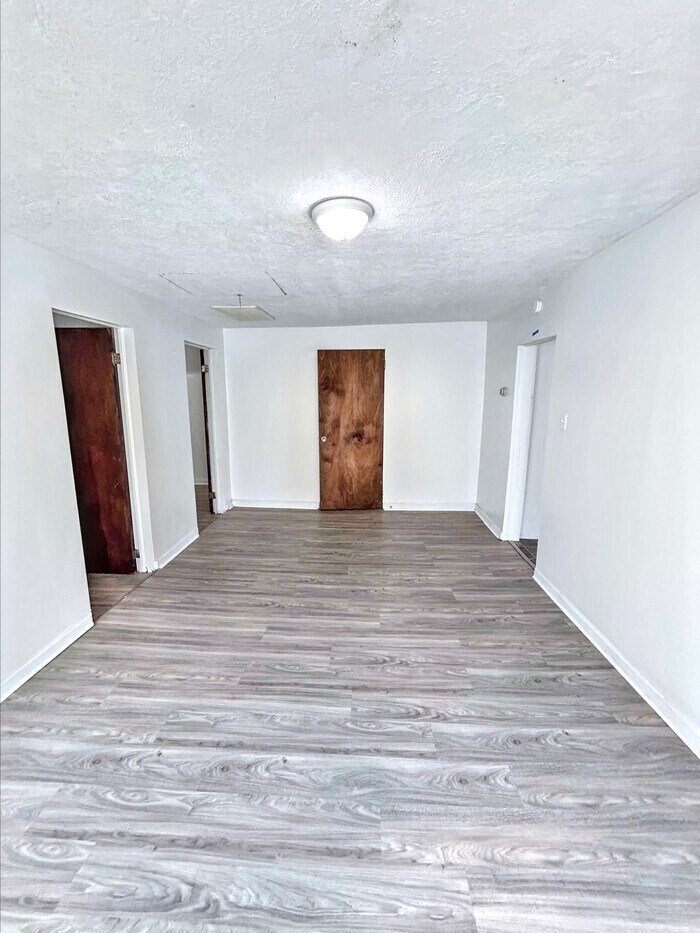 Building Photo - 3295 W 46th St