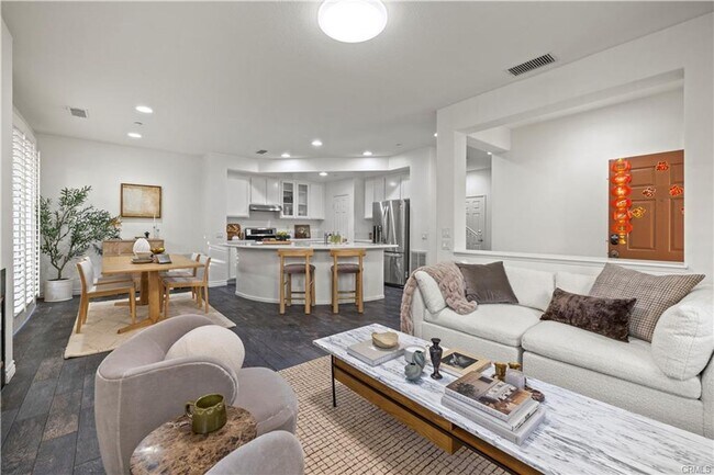 Building Photo - RECENTLY RENOVATED 3 BED, 3 BATH CONDO! $4,500 (OAK CREEK-IRVINE)