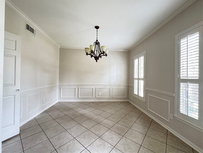 Building Photo - 6926 Hearthside Dr