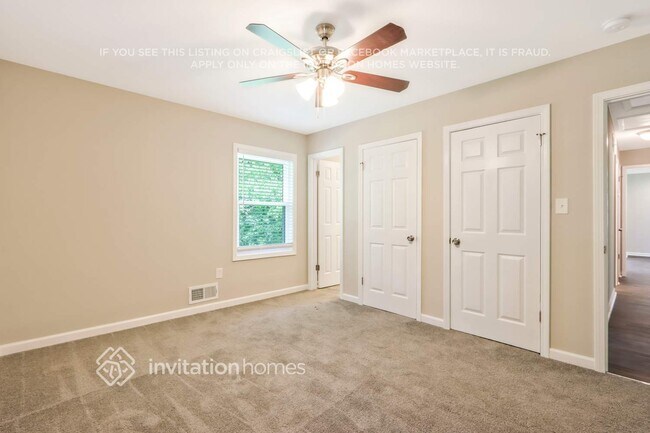 Building Photo - 5888 Simone Dr