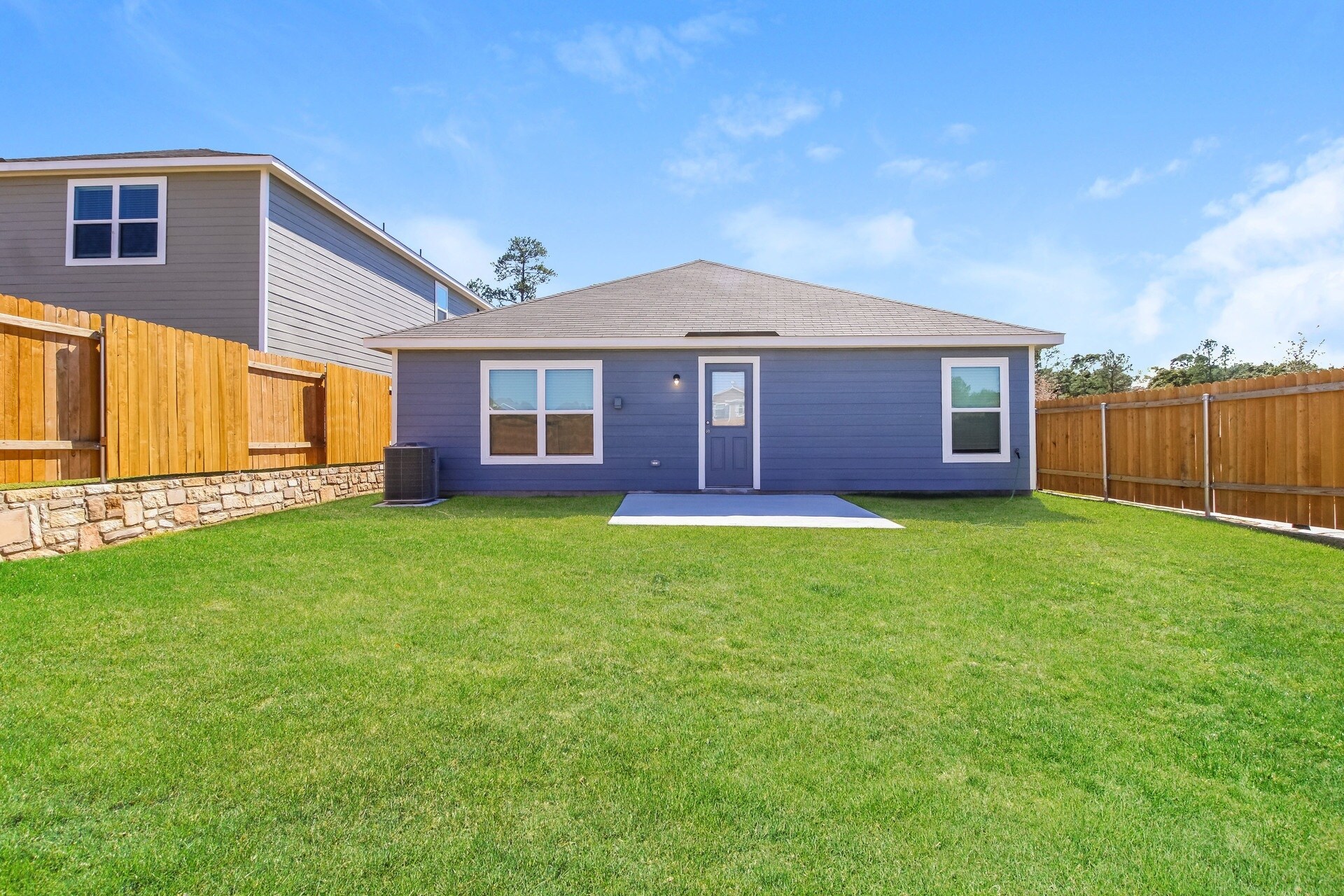 Building Photo - 26848 Steinbeck Dr