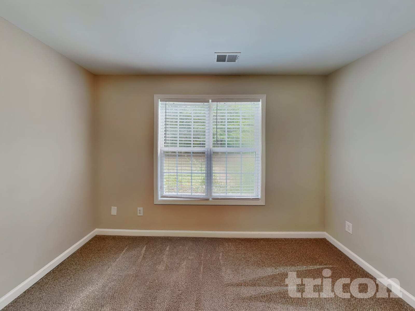 Building Photo - 9260 Carnes Estates Dr