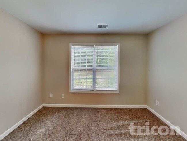 Building Photo - 9260 Carnes Estates Dr