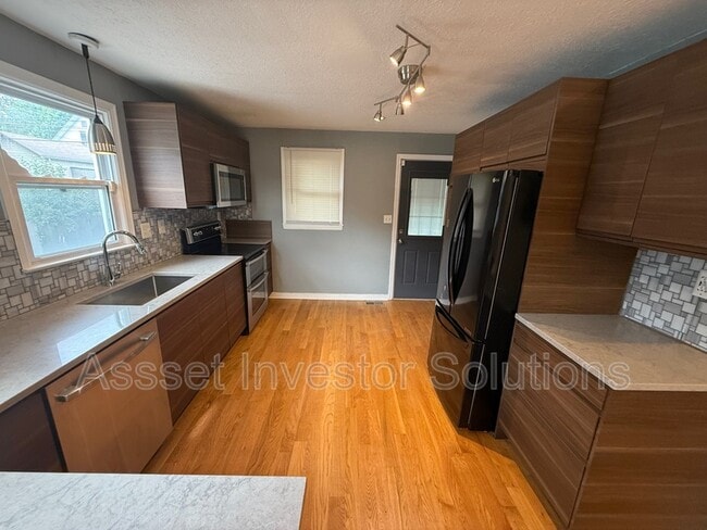 Building Photo - 4410 Fairmount Ave
