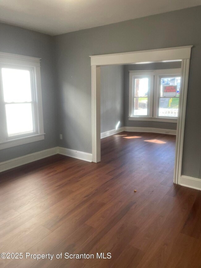 Building Photo - 2303 Boulevard Ave