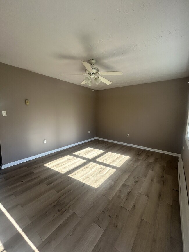 Building Photo - 3-Bedroom Gem in Front Royal with Cozy 956 Sq Ft Living Space!"