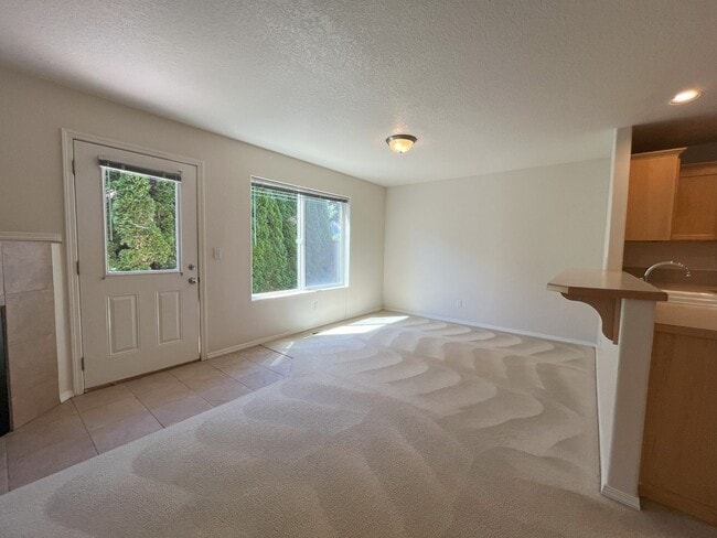 Building Photo - Welcome to this charming 3-bedroom, 3-bathroom home in Forest Grove!