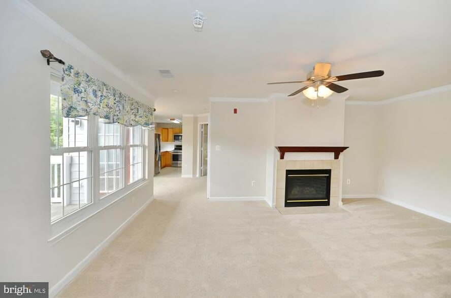 Building Photo - 511 Constellation Sq SE