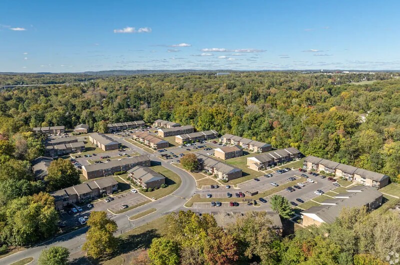 Building Photo - 1903 Country Ln
