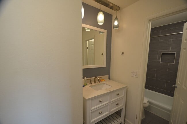 Building Photo - Long Term! Furnished! Bus Route! Heat included! Pets negotiable!