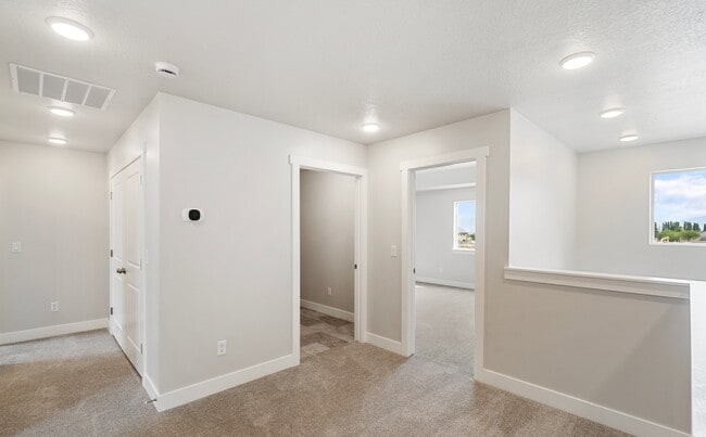 Building Photo - 937 N 215 W