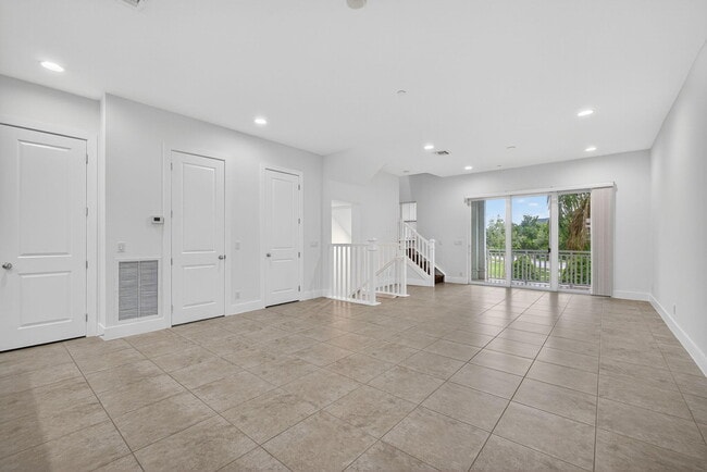 Building Photo - 7089 Edison Pl