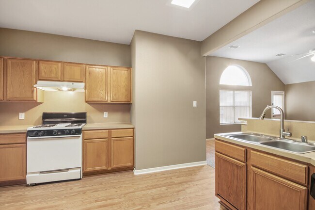 Building Photo - 17806 June Forest Dr