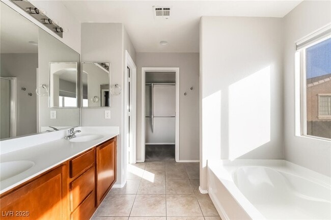 Building Photo - 9014 Salvatore St