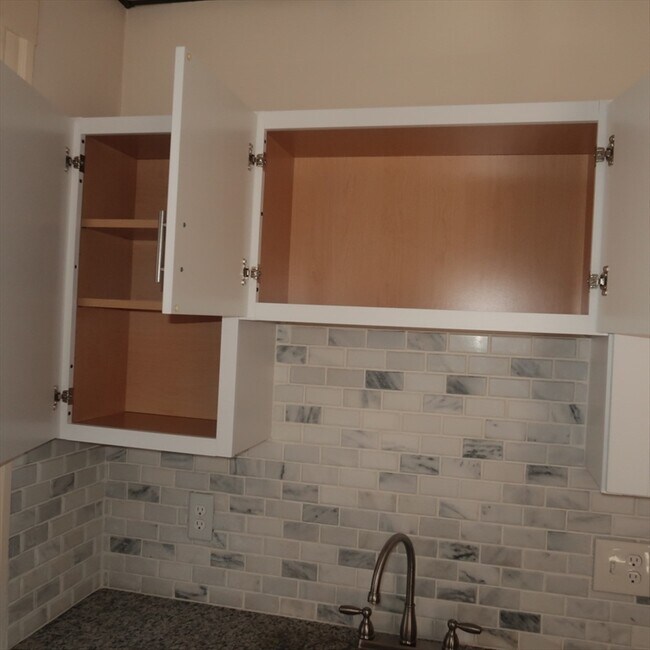 Building Photo - 2 Meader Rd