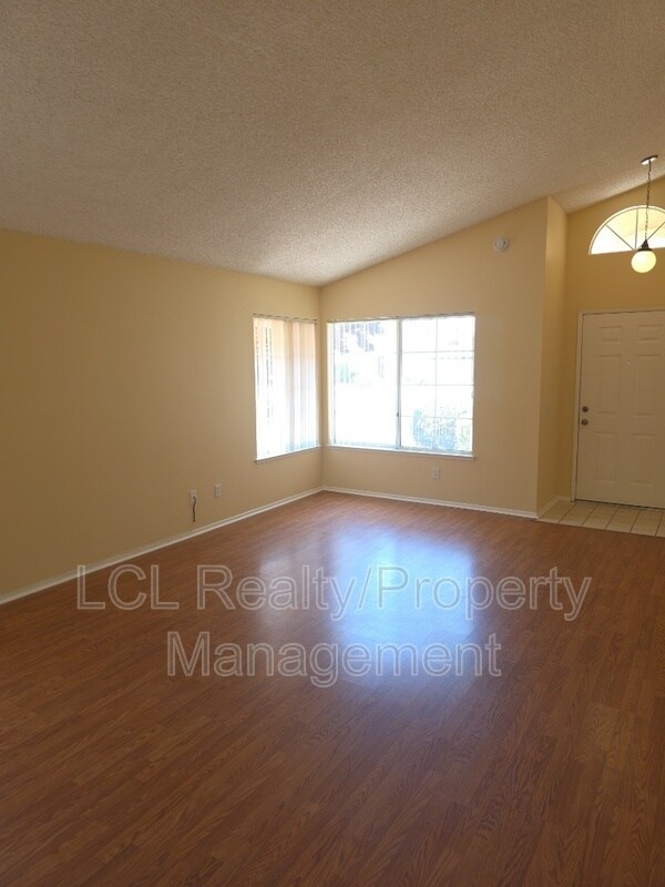 Building Photo - 25673 Hillman Ct