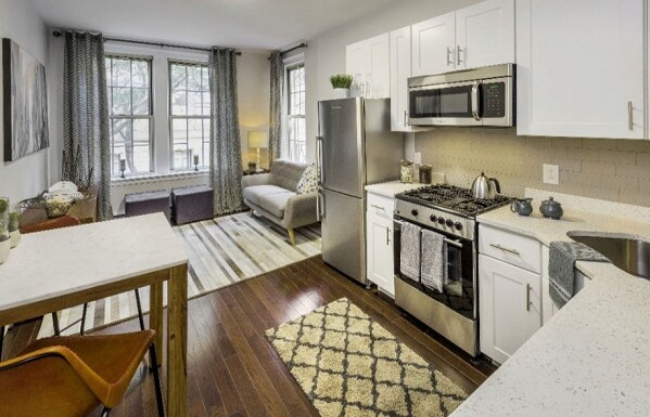 Building Photo - 40 Clearway St