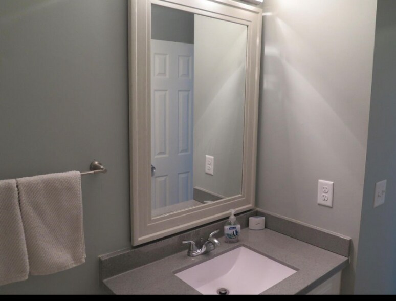 Building Photo - 2957 Charmwood Ct