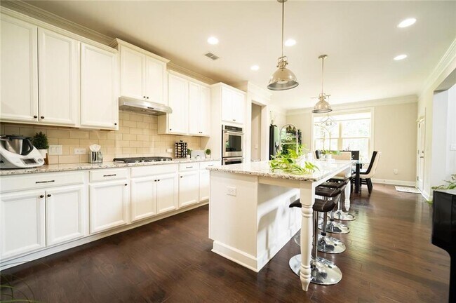 Building Photo - 1451 Torrington Dr
