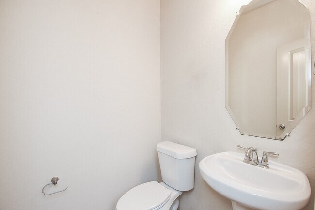 Building Photo - 2106 Harmon Crest Ct