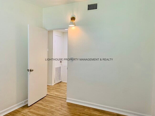 Building Photo - Completely Renovated 3-Bedroom Home in Edgewood Manor