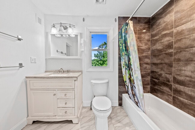 Building Photo - 56 E Madison Ave